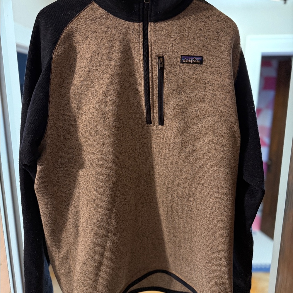 Patagonia Men's Brown and Black Sweater